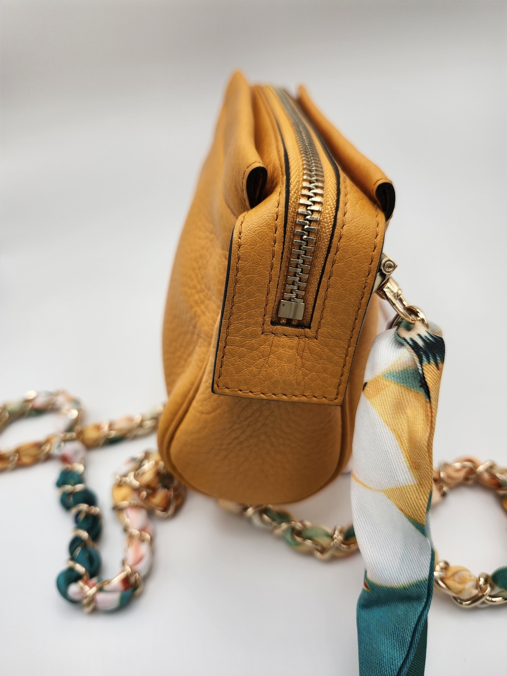 Gucci Soho Cosmetic Clutch Bag Yellow/Orange Leather W Chain & Cert Of Authen - Picture 3 of 16